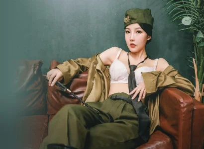 Chàng chịch nữ thủ trưởng xinh đẹp vú to